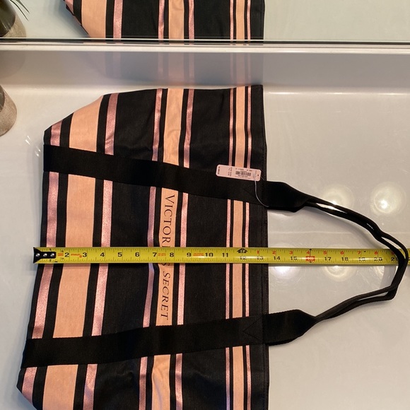 Victoria secret tote and limited edition island away lotion - Picture 6 of 11